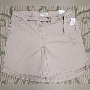New Fashion Bug Khaki Cargo Style Belted Shorts. Plus Sz 28W